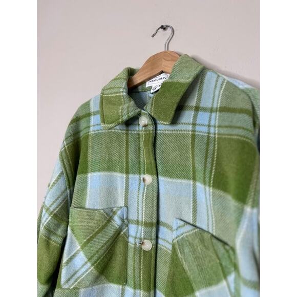 For The Republic Womens M Cropped Jacket Shacket Green Plaid Outdoor Button - Picture 2 of 10